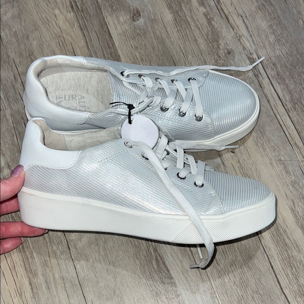 Naturalizer Women's Sneakers in Silver and White